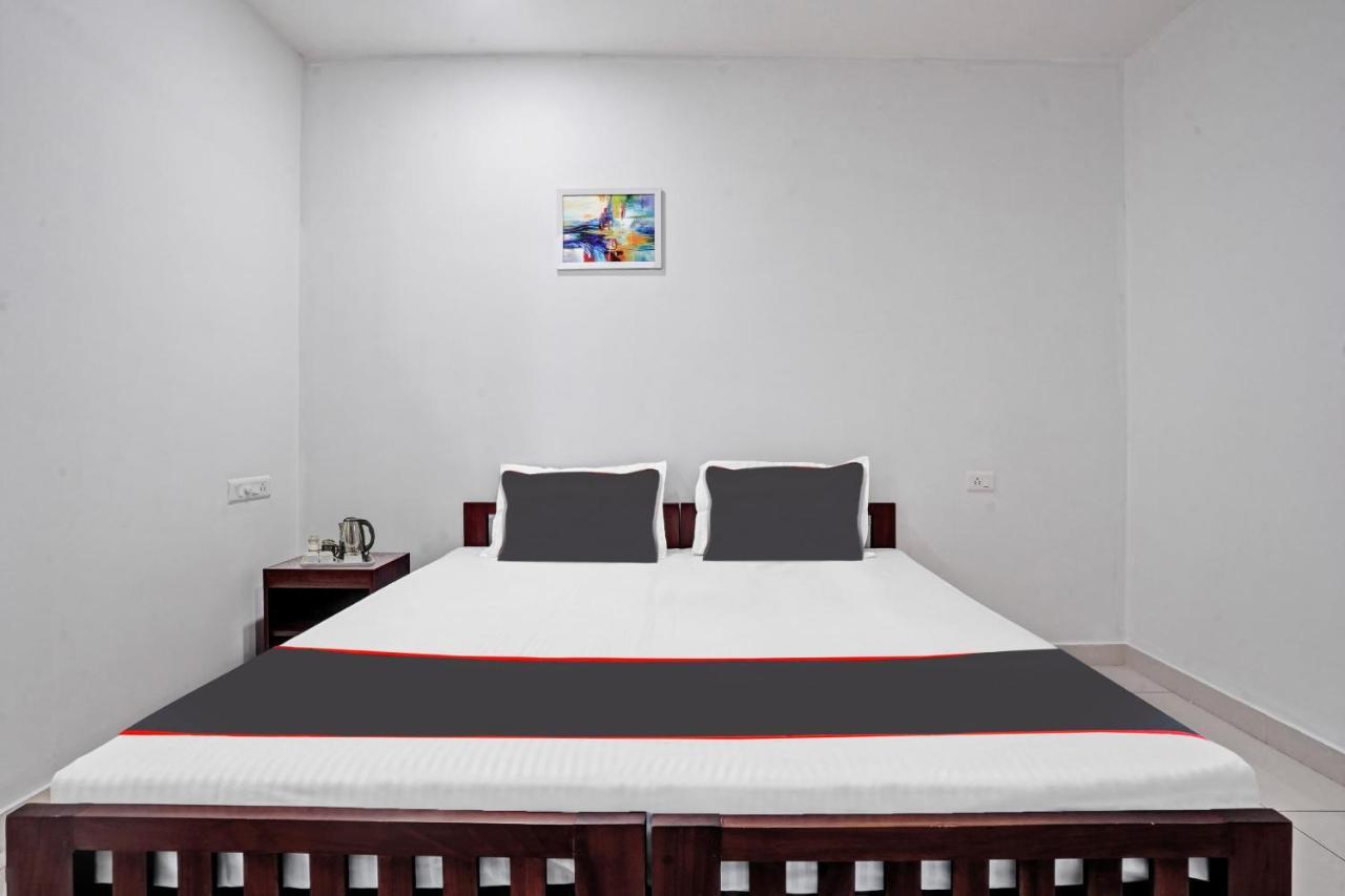 Hotel Collection O White House Pearl à Kochi Extérieur photo