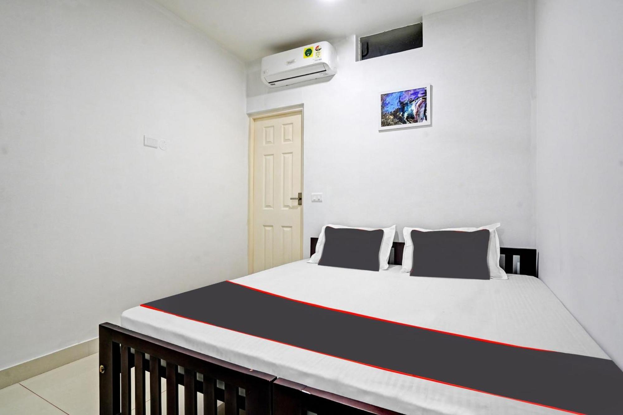 Hotel Collection O White House Pearl à Kochi Extérieur photo