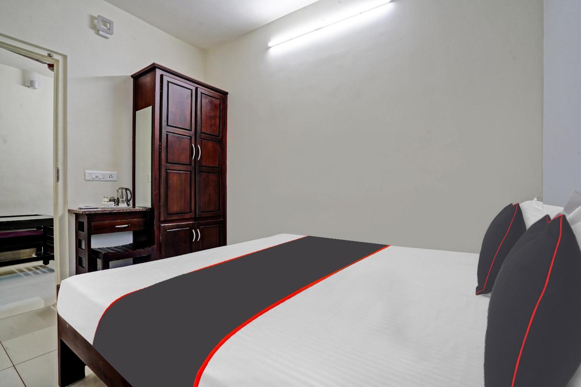 Hotel Collection O White House Pearl à Kochi Extérieur photo